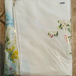 Floral White vintage 2 pillow cases